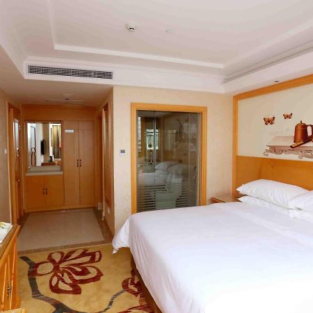 Vienna Hotel Zhongshan West District Exterior photo