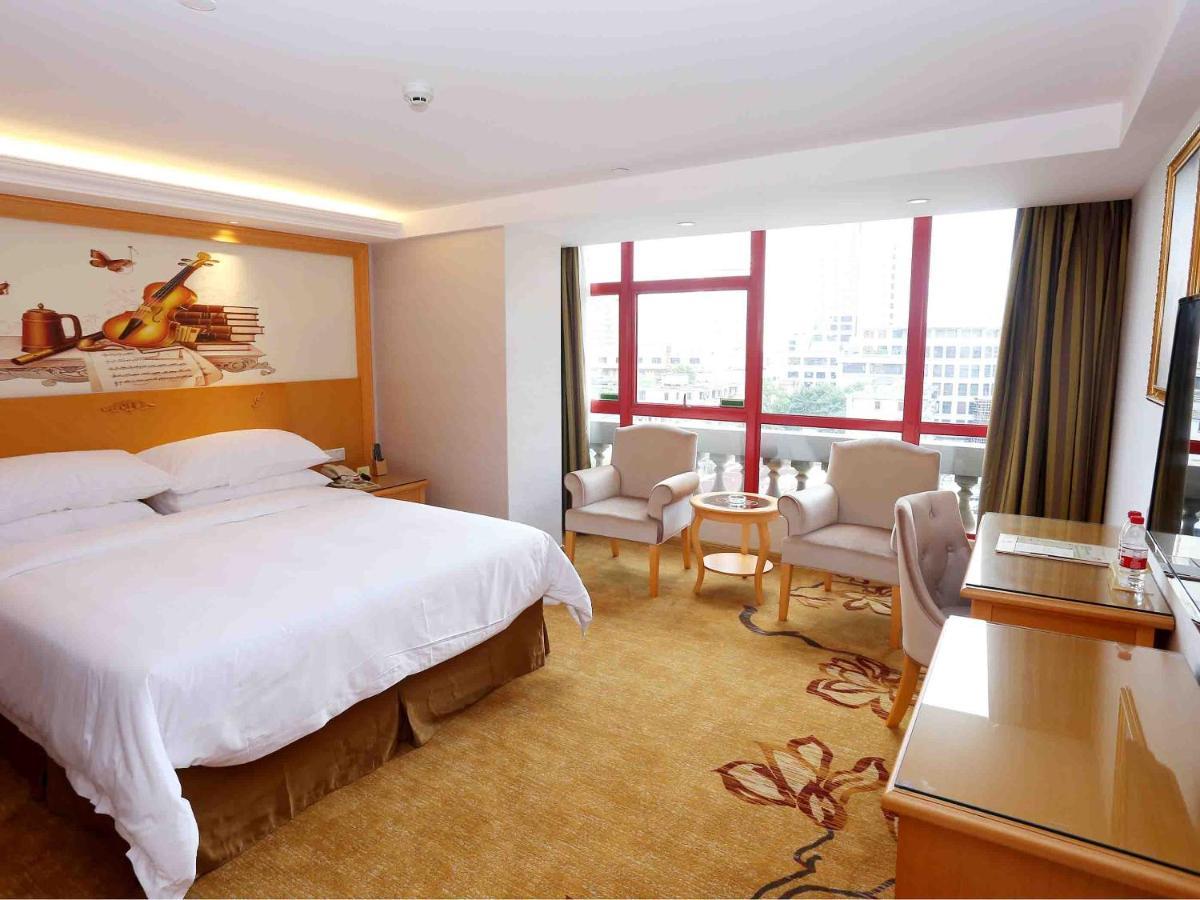 Vienna Hotel Zhongshan West District Exterior photo