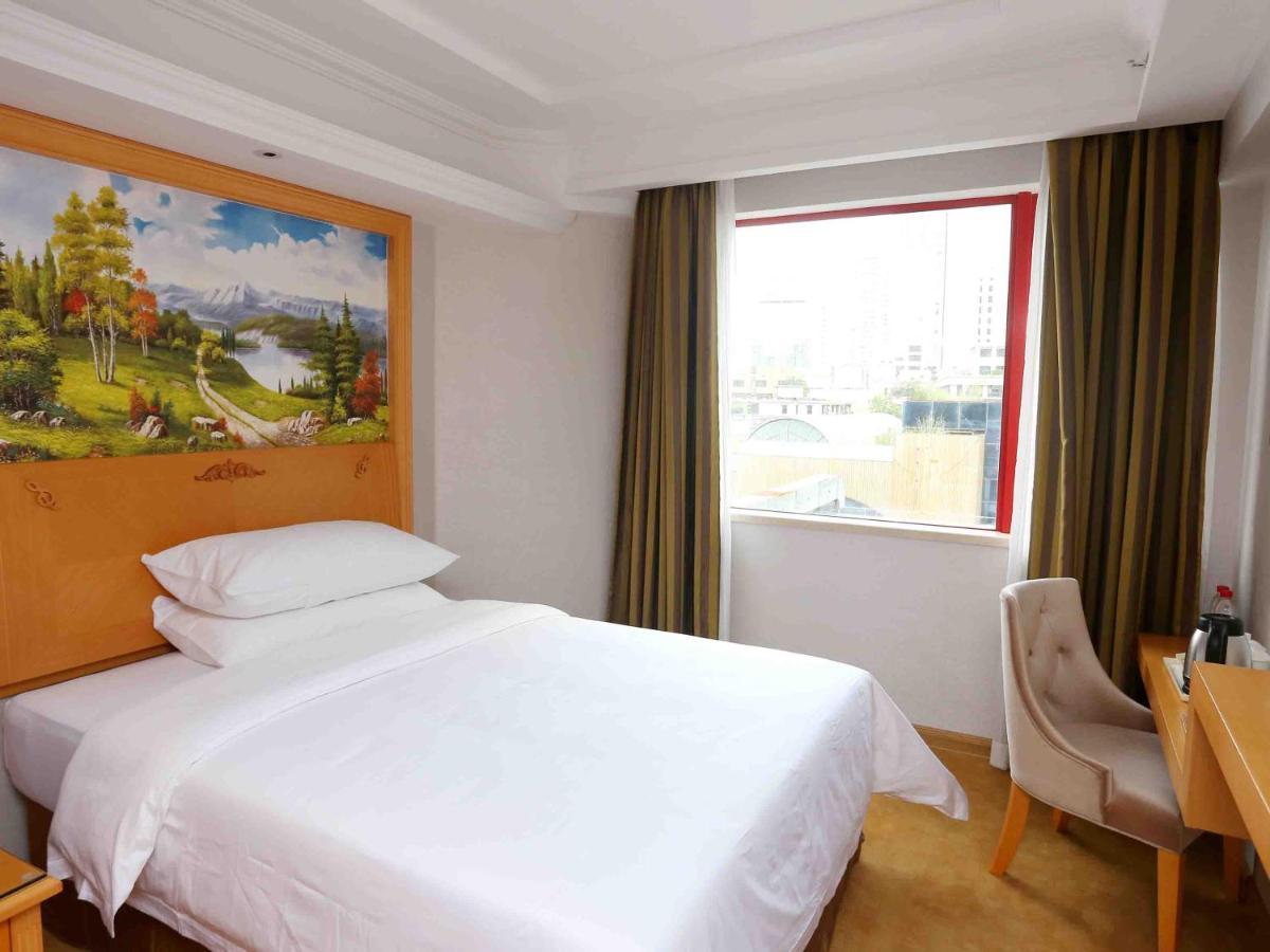 Vienna Hotel Zhongshan West District Exterior photo