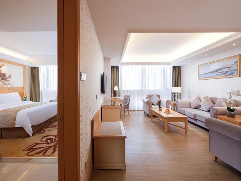 Vienna Hotel Zhongshan West District Exterior photo